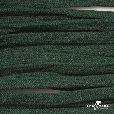 Шнур плетеный d-8 мм плоский, 70% хлопок 30% полиэстер, уп.85+/-1 м, цв.1016-т.зеленый - купить в Находке. Цена: 742.50 руб.
